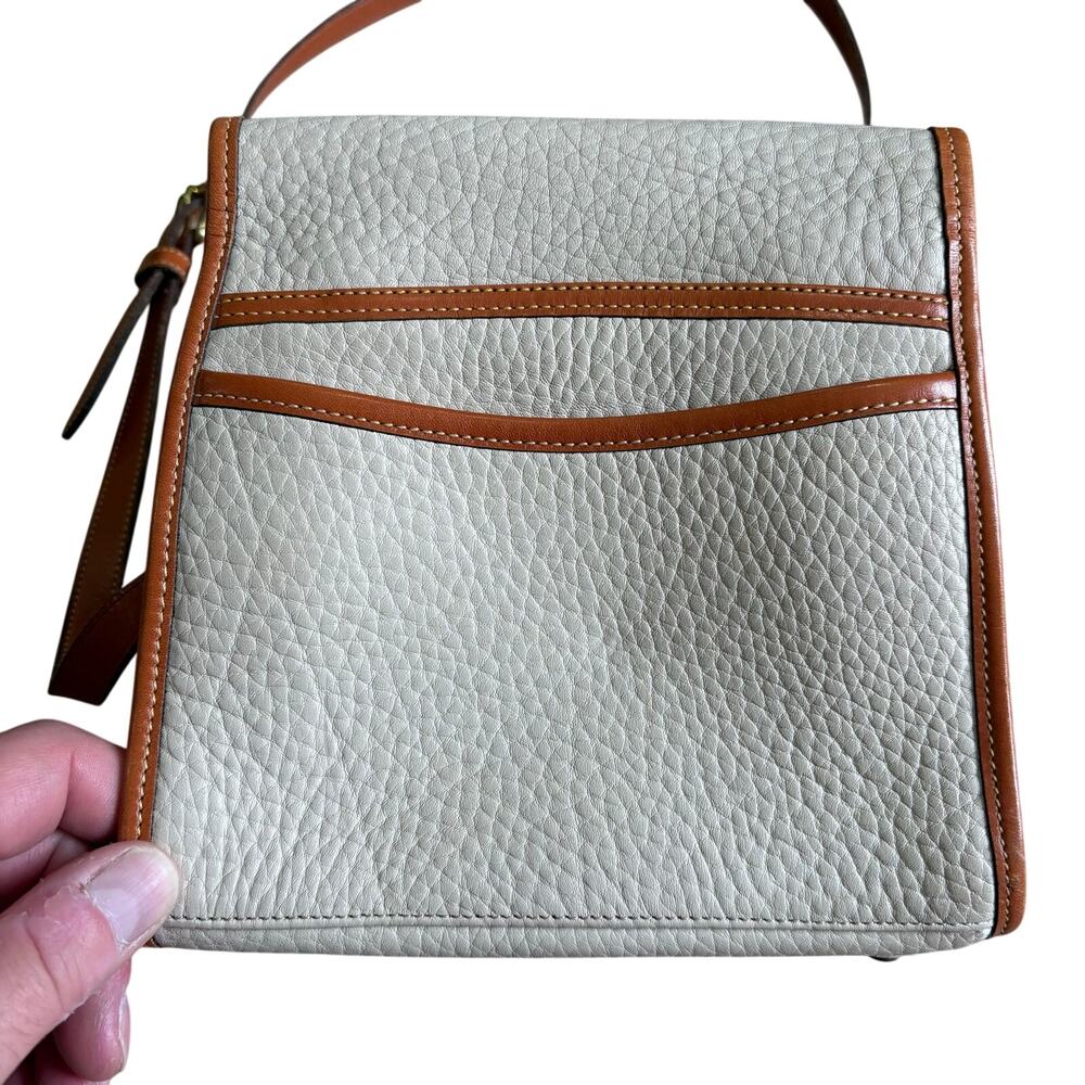 Vintage Dooney & Bourke All Weather Leather Essex Pebbled Cream Crossbody Purse - Picture 7 of 8